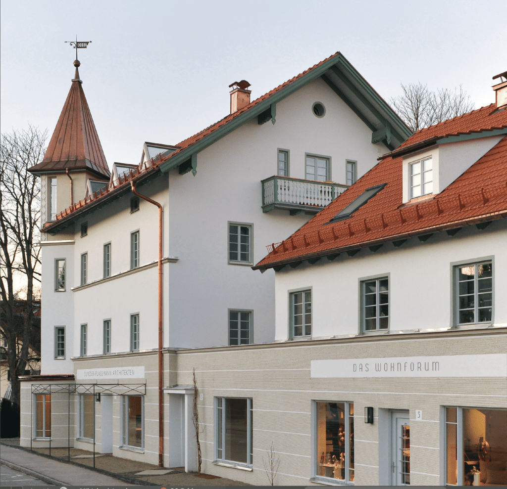 das Anwesen des ehemaligen Kaufhauses Steinhauser in der Uttinger Bahnhofstraße am Ammersee zu erhalten und umfassend zu sanieren. Foto: Leonard Mandl