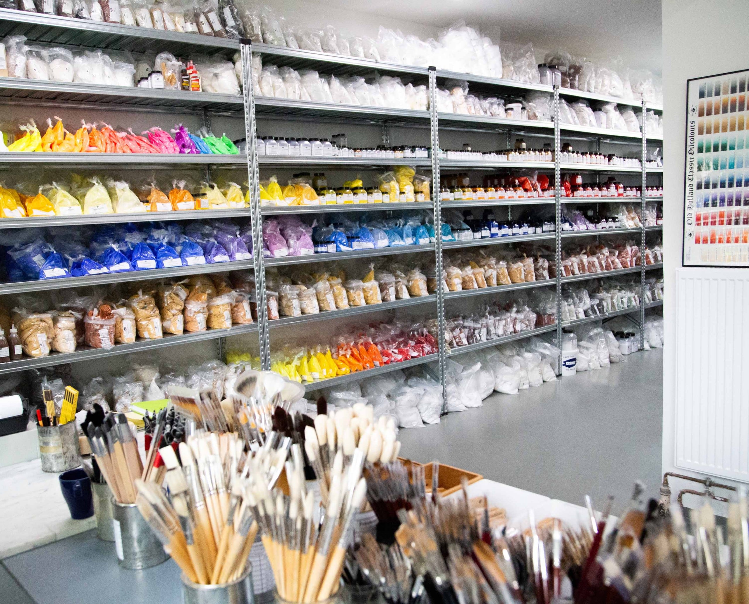 Das neue Ladengeschäft von Kremer Pigmente in München ist deutlich größer als sein Vorgänger und liegt jetzt mitten im Herz des Kunstareals. Foto: Kremer Pigmente