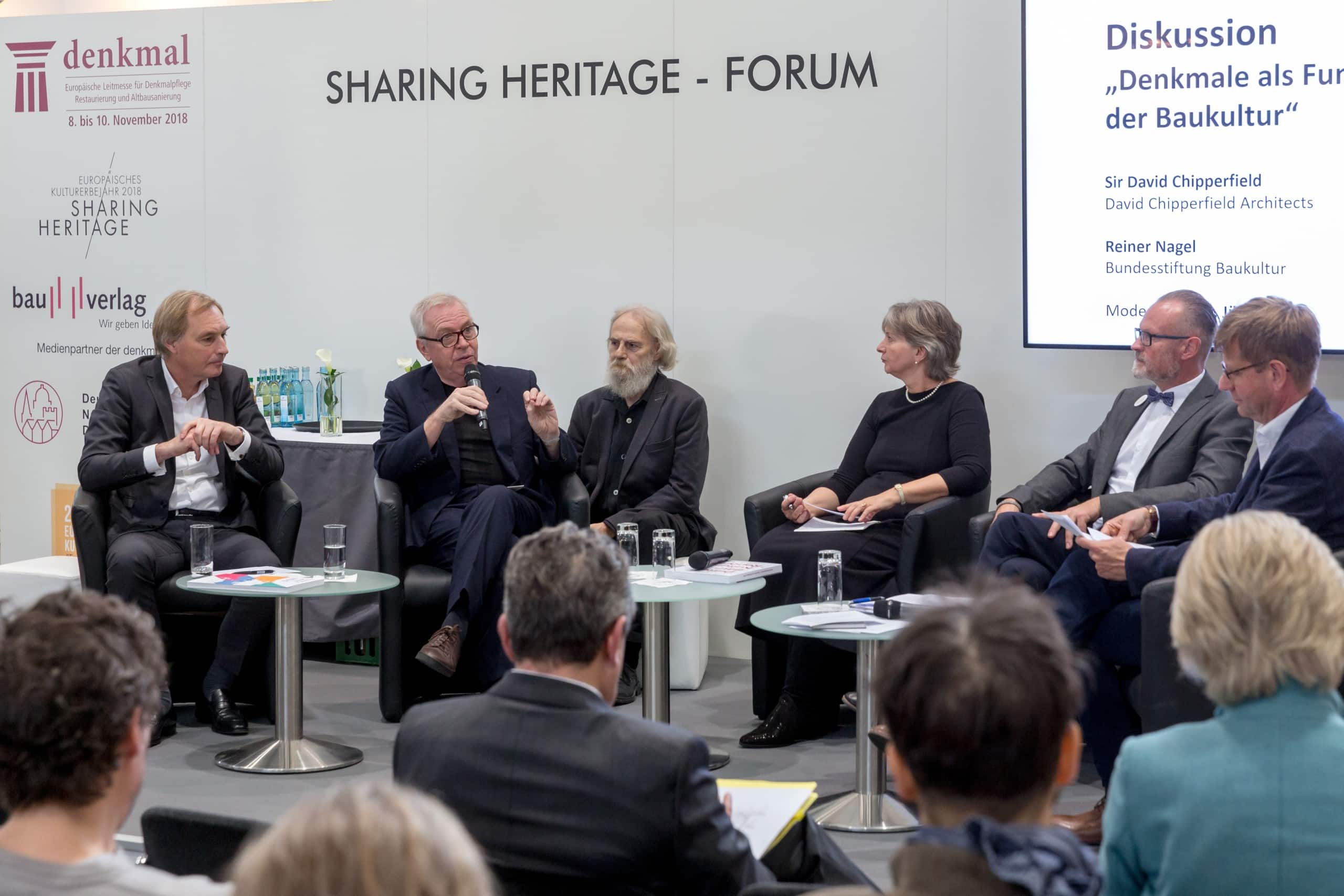 Auf der „denkmal“ 2018 sprach David Chipperfield über das Spannungsfeld von Architektur, Denkmalpflege und Stadtplanung. Foto: denkmal / Messe Leipzig / Tom Schulze