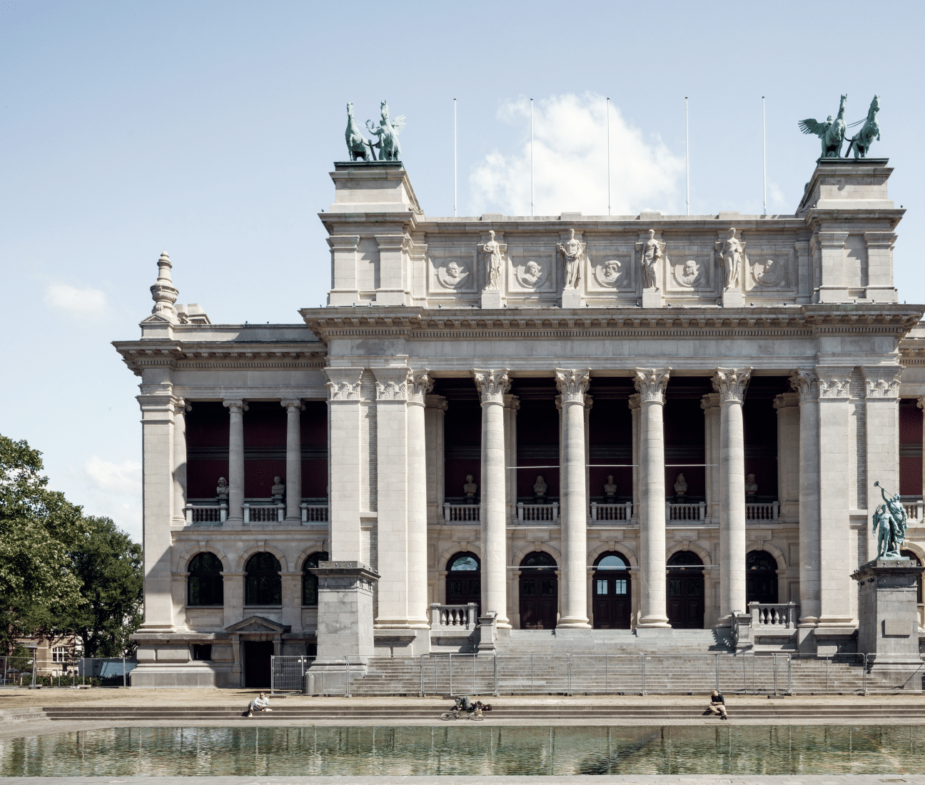 Das nach elf Jahren Umbau wiedereröffnete Königliche Museum der Schönen Künste Antwerpen (KMSKA. Foto: KMSKA /© KAAN Architecten